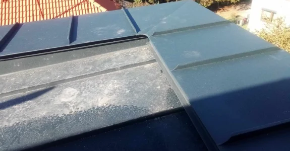 Oplechovana atika na plochej streche