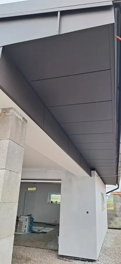 Komplexné klampiarske detaily a ochrana fasády v Trsťanoch - 3