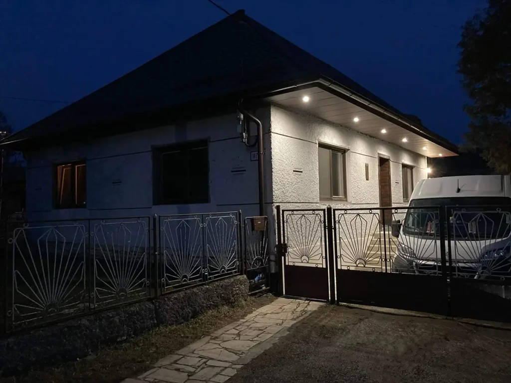 Komplexná modernizácia podhľadov a opláštenia stien v obci Žehra - 1
